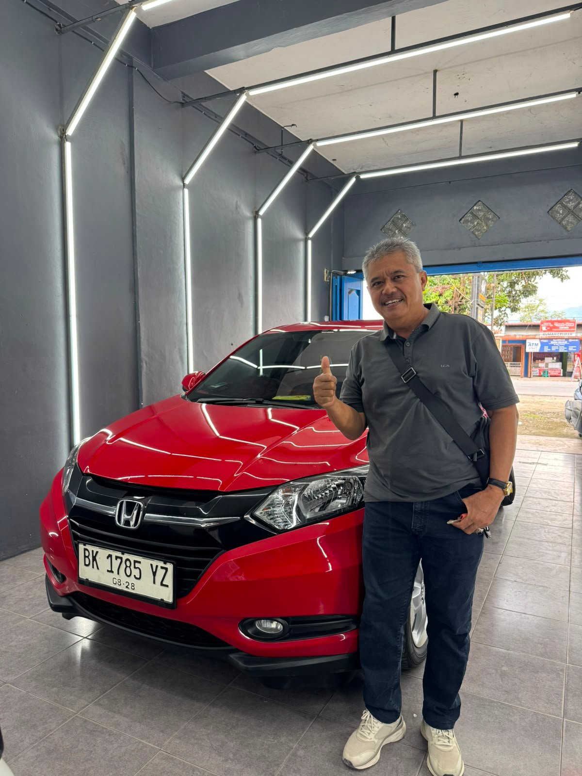 Hasil detailing kendaraan mengkilap